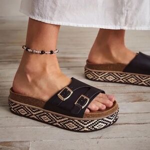 Free People Caravelle Cork Footbed Leather Sandals in Black Size 10